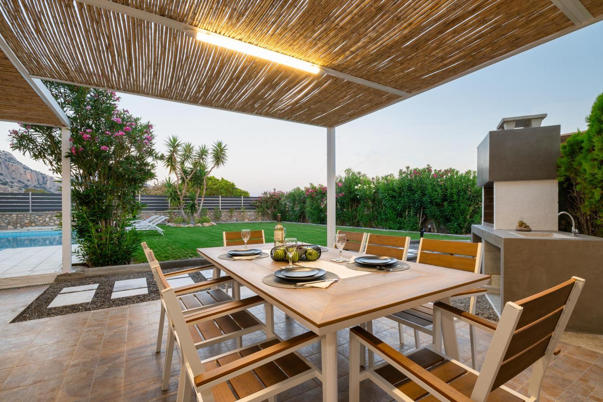 Villa Mariani II - In Lothiarika, Newly Renovated June 2024, Private Pool, Lindos 10 Min, Beach 120M Lardos Dış mekan fotoğraf